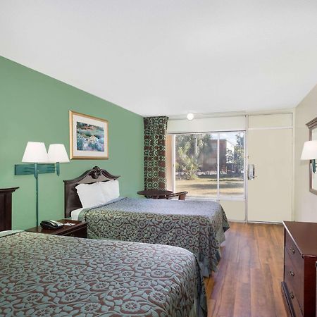 Travelodge By Wyndham Fort Myers North North Fort Myers Exterior foto