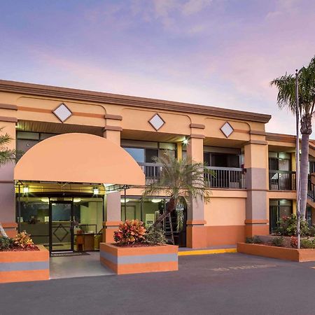 Travelodge By Wyndham Fort Myers North North Fort Myers Exterior foto