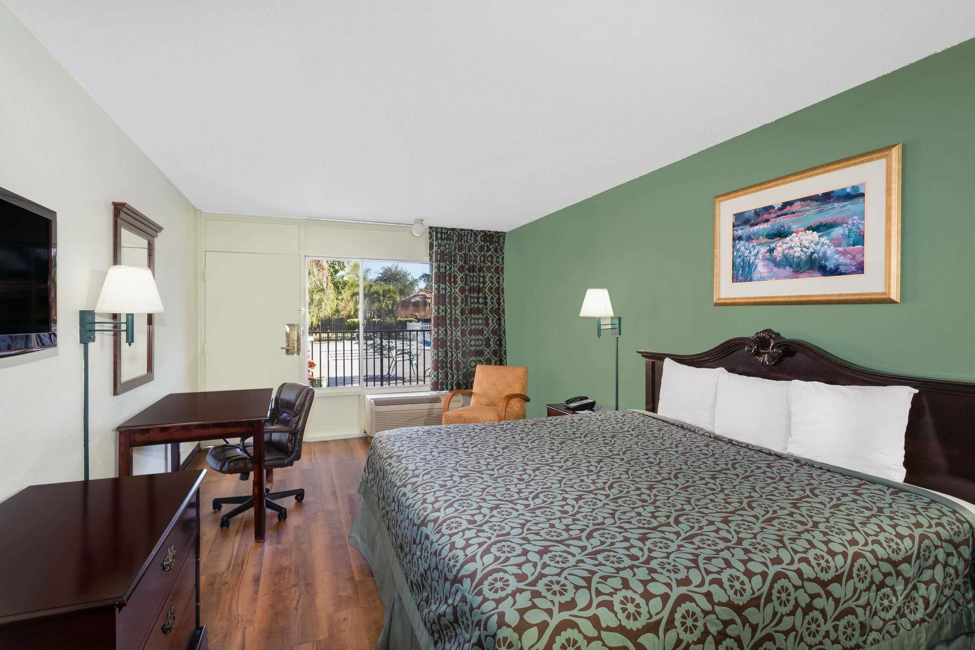 Travelodge By Wyndham Fort Myers North North Fort Myers Exterior foto